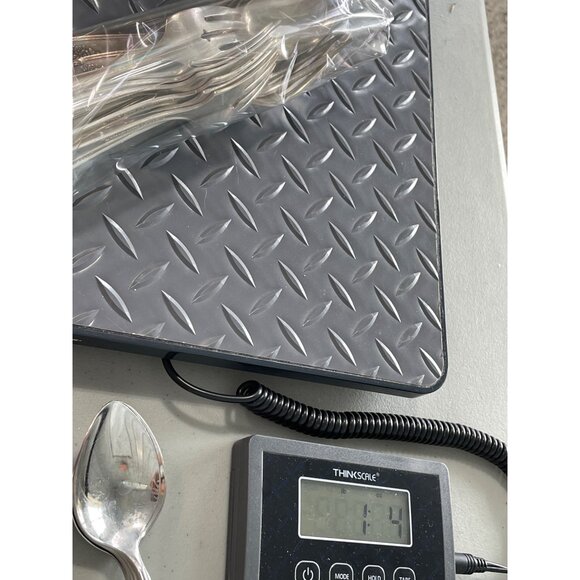 1946 Tudor Plate Oneida Queen Bess II Silverware 16 Piece Set Floral Vintage - Picture 10 of 10